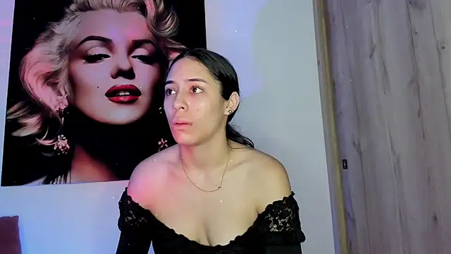 Snapshot of TANIA_06 chatting on 10.16.25 TANIA 06 online show from 10.16.25