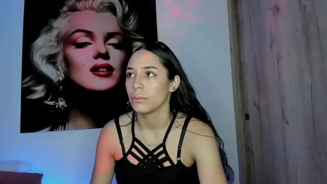 Snapshot of TANIA_06 chatting on 10.20.25 TANIA 06 online show from 10.20.25