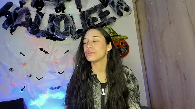 Snapshot of TANIA_06 chatting on 11.01.25 TANIA 06 online show from 11.01.25