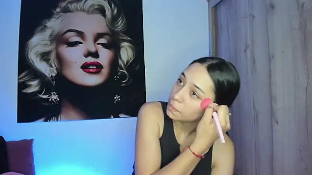 Snapshot of TANIA_06 chatting on 11.05.25 TANIA 06 online show from 11.05.25