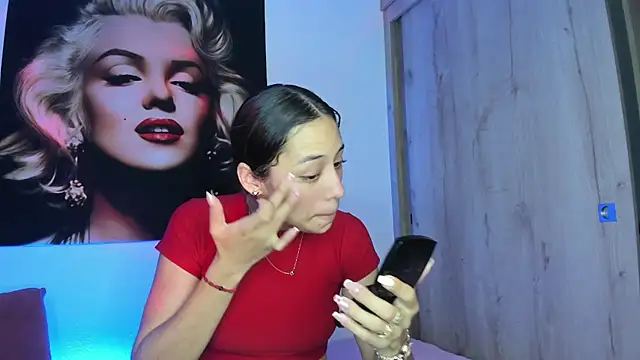 Snapshot of TANIA_06 chatting on 11.07.25 TANIA 06 online show from 11.07.25