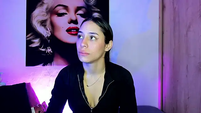 Snapshot of TANIA_06 chatting on 11.20.25 TANIA 06 online show from 11.20.25