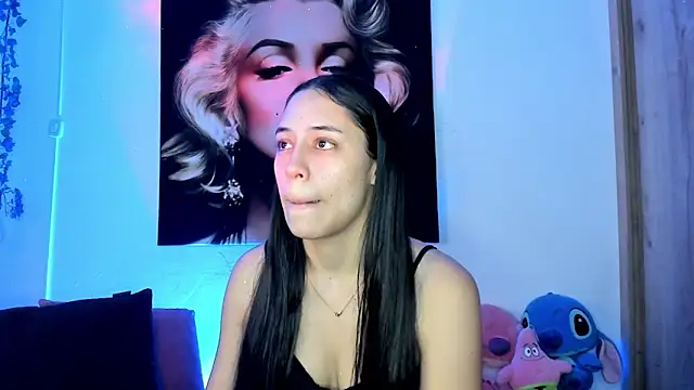 Snapshot of TANIA_06 chatting on 11.26.25 TANIA 06 online show from 11.26.25