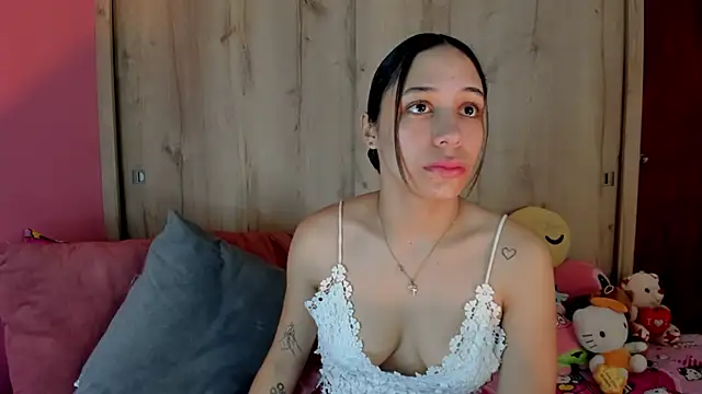 Snapshot of TANIA_06 chatting on 06.20.26 TANIA 06 online show from 06.20.26
