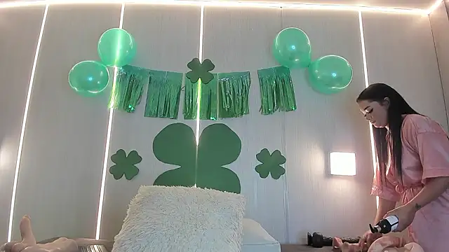 sasha riverss online show from 03.17.26