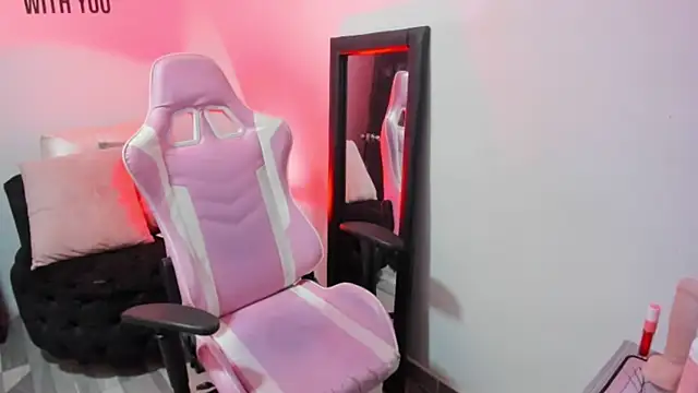 Zamira Taylor online show from 03.15.25