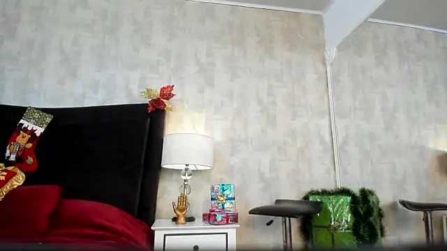 NahomyCarther online show from 12.20.25