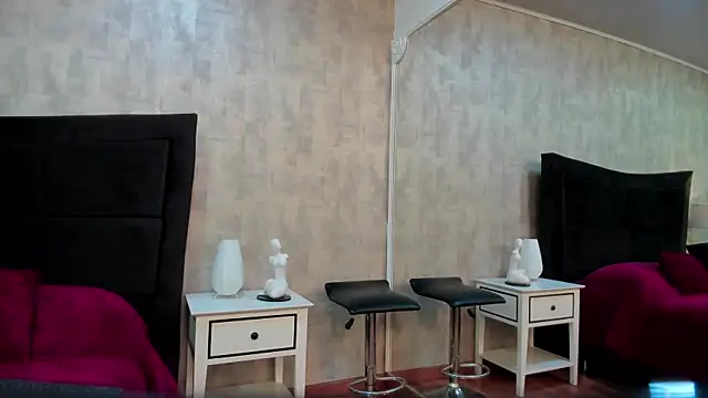 NahomyCarther online show from 04.05.26