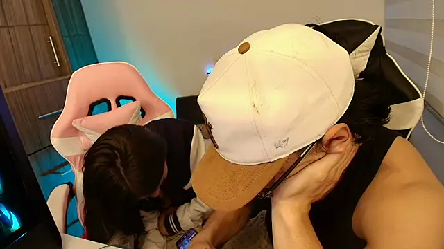 DesireLuxe online show from 10.24.25