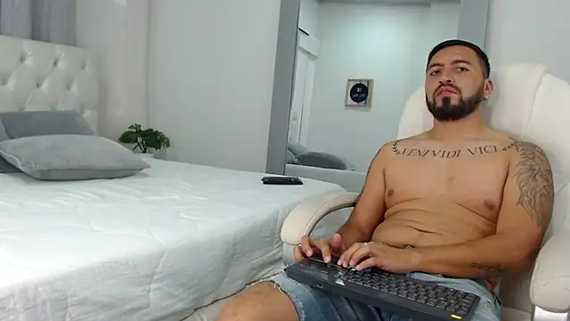 Snapshot of sebastian_colle chatting on 02.27.25 sebastian colle online show from 02.27.25