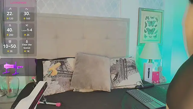 Carlaguzman  online show from 11.05.25