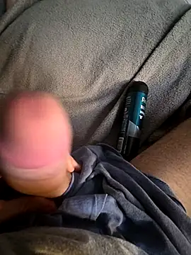 Snapshot of Toradinho chatting on 11.17.25 Toradinho online show from 11.17.25