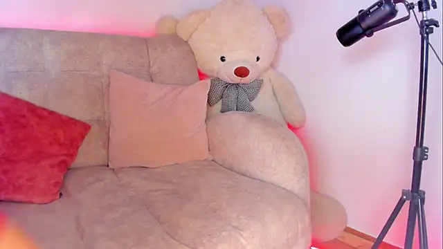 Snapshot of MIaloveone_ chatting on 03.03.25 MIaloveone  online show from 03.03.25