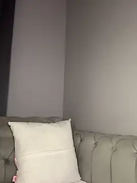 laraaaaaa online show from 11.20.25