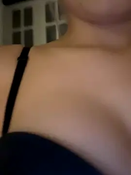 laraaaaaa online show from 12.04.25