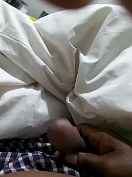 Snapshot of Mthondo-qinile chatting on 02.26.25 Mthondo-qinile online show from 02.26.25