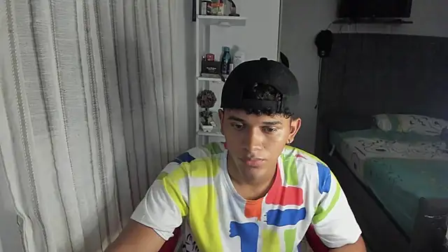 Snapshot of Fox2evans chatting on 02.07.26 Fox2evans online show from 02.07.26