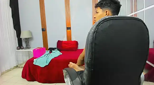 leslieanddrako online show from 03.02.25