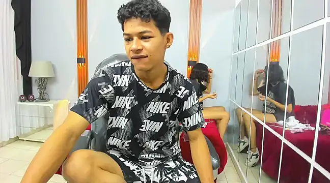 leslieanddrako online show from 03.04.25