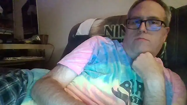 Snapshot of Smallone327 chatting on 09.20.25 Smallone327 online show from 09.20.25