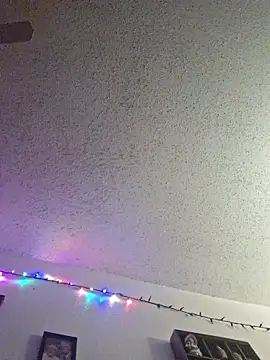 Snapshot of Smallone327 chatting on 10.19.25 Smallone327 online show from 10.19.25