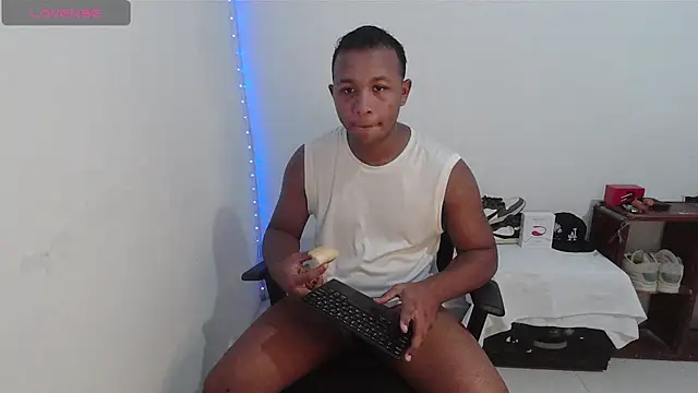 Snapshot of Gooss_cum chatting on 10.08.25 Gooss cum online show from 10.08.25