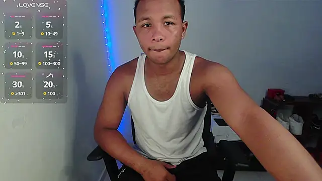 Snapshot of Gooss_cum chatting on 10.21.25 Gooss cum online show from 10.21.25