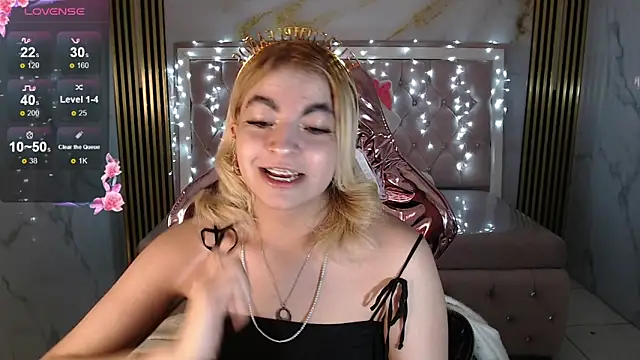 lili conor s online show from 09.30.25