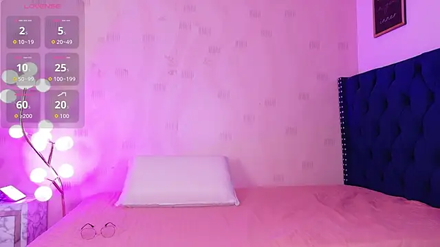 innocenthazel online show from 04.15.26