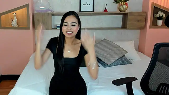 Lucia Brown  online show from 02.28.25