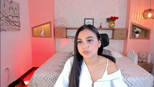 Lucia Brown  online show from 03.07.25