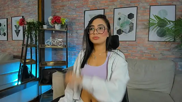 Lucia Brown  online show from 10.17.25