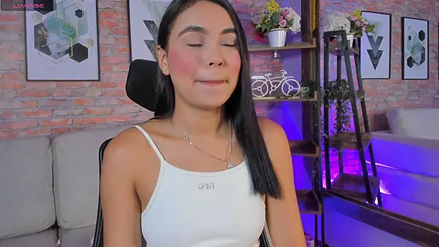 Lucia Brown  online show from 10.25.25