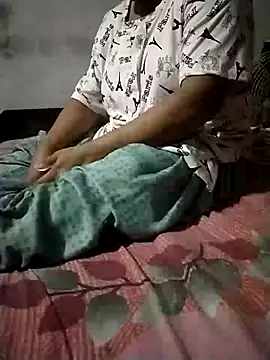 Snapshot of sharnjit299 chatting on 10.18.25 sharnjit299 online show from 10.18.25