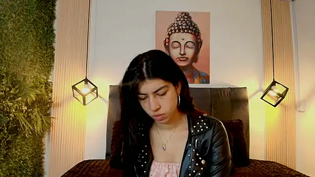 Snapshot of Cassie_bloom chatting on 01.05.26 Cassie bloom online show from 01.05.26