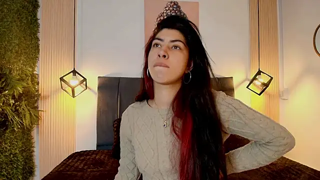 Snapshot of Cassie_bloom chatting on 01.07.26 Cassie bloom online show from 01.07.26