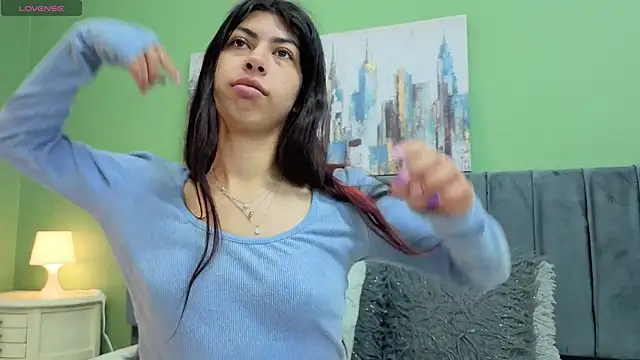 Snapshot of Cassie_bloom chatting on 03.13.26 Cassie bloom online show from 03.13.26