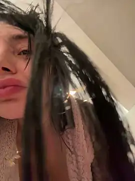 Mia Splash online show from 03.11.26