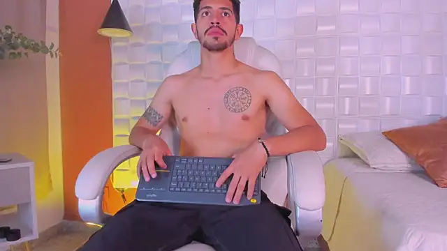 AlejandroStormm online show from 03.12.25