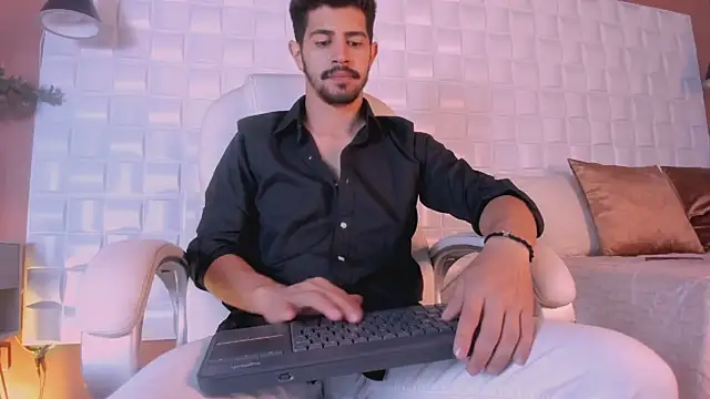 AlejandroStormm online show from 03.20.25