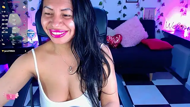 Snapshot of AbbyPrincessAGT chatting on 11.07.25 AbbyPrincessAGT online show from 11.07.25