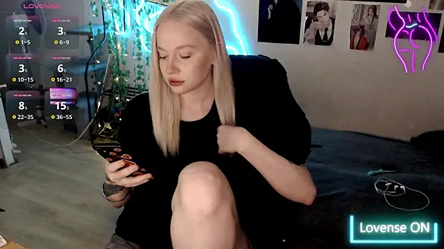 Snapshot of lissallor_ chatting on 03.21.25 lissallor  online show from 03.21.25