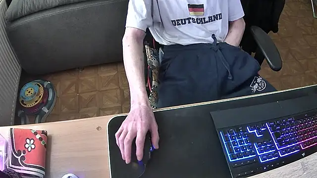 Snapshot of DerGeileLoveboy chatting on 10.30.25 DerGeileLoveboy online show from 10.30.25