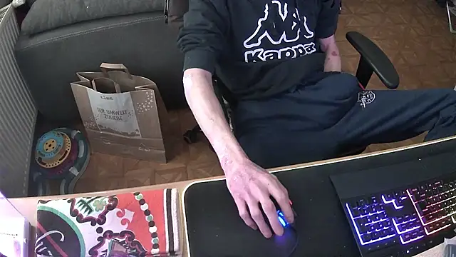 Snapshot of DerGeileLoveboy chatting on 11.07.25 DerGeileLoveboy online show from 11.07.25