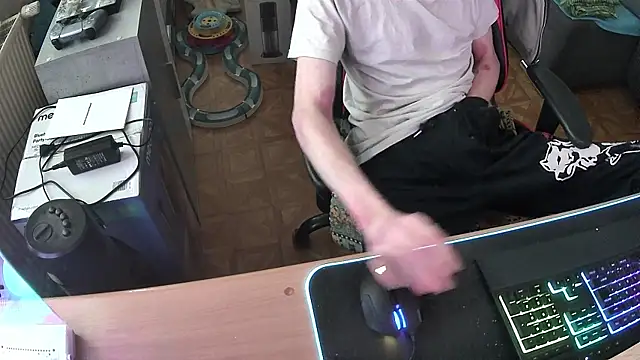 Snapshot of DerGeileLoveboy chatting on 11.21.25 DerGeileLoveboy online show from 11.21.25