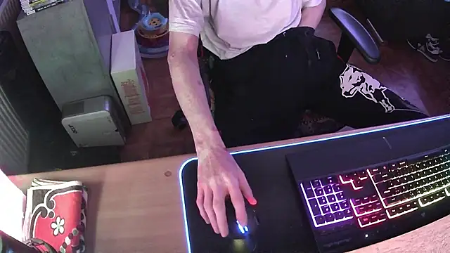 Snapshot of DerGeileLoveboy chatting on 12.04.25 DerGeileLoveboy online show from 12.04.25