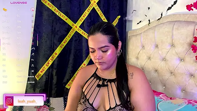 Snapshot of Leah_yuah_ chatting on 10.17.25 Leah yuah  online show from 10.17.25