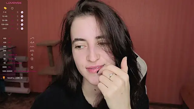 Snapshot of reaiss chatting on 10.12.25 reaiss online show from 10.12.25