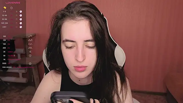 Snapshot of reaiss chatting on 10.17.25 reaiss online show from 10.17.25