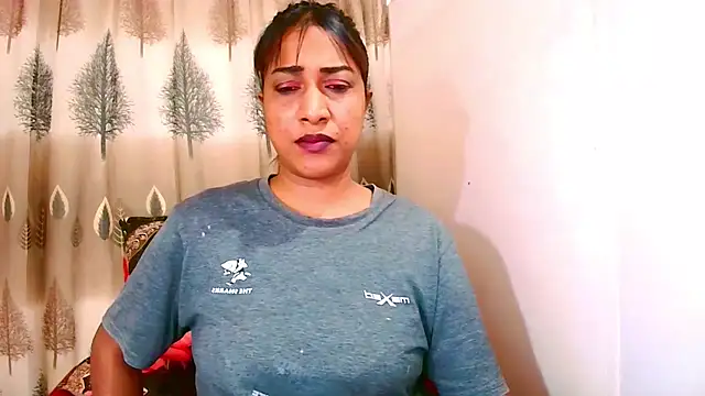Snapshot of Indian_Erotic69 chatting on 06.25.26 Indian Erotic69 online show from 06.25.26